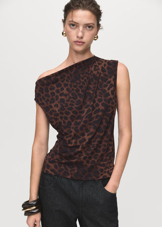 Blusa con Cuello Asimétrico Estampado Animal Print