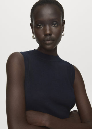 Blusa con Tirantes Anchos Cuello Redondo