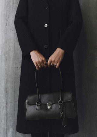 Bolso de Hombro Tipo Bandolera con Charm