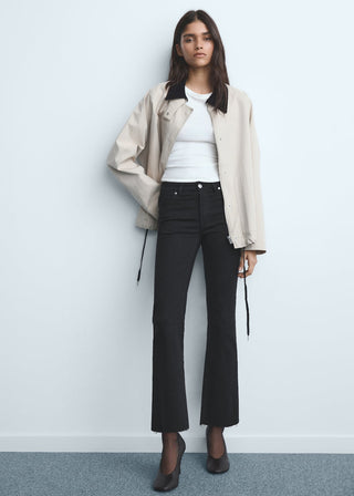 Jeans Flare Talle Medio con Bolsillos