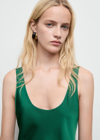 Vestido Satinado con Cuello Escotado