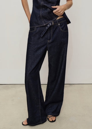 Jeans Talle Medio con Cinturón