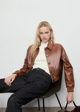 Jeans Acampanados Talle Medio con Bolsillos