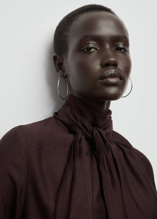 Blusa Manga Larga con Detalle Fular