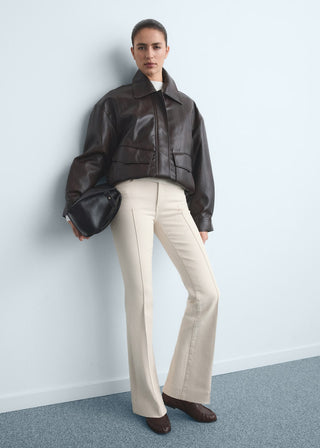 Jeans Flare Talle Medio con Bolsillos