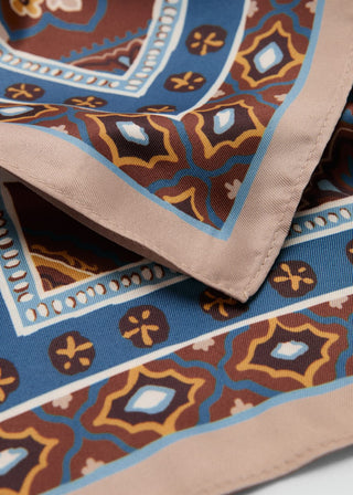 Pañuelo Satinado con Estampado Paisley