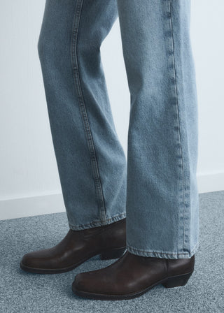 Jeans Rectos Talle Medio con Bolsillos