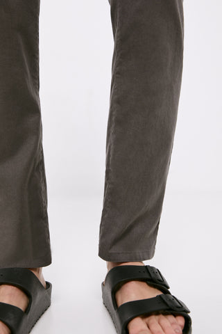 Pantalón Chino con Bolsillos, Gris