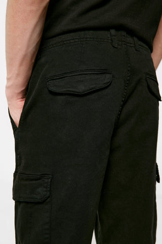 Pantalón Cargo Con Bolsillos, Negro