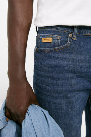 Jeans Slim Lavado Oscuro