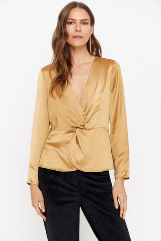 Blusa Cuello Pico Satinada, Dorado