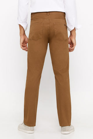 Pantalón Corte Slim Fit Café