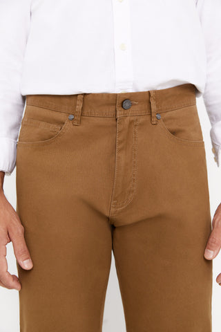 Pantalón Corte Slim Fit Café